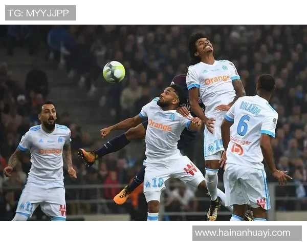 足球明星墙布点亮皇马荣耀时刻展现激情与梦想的完美结合